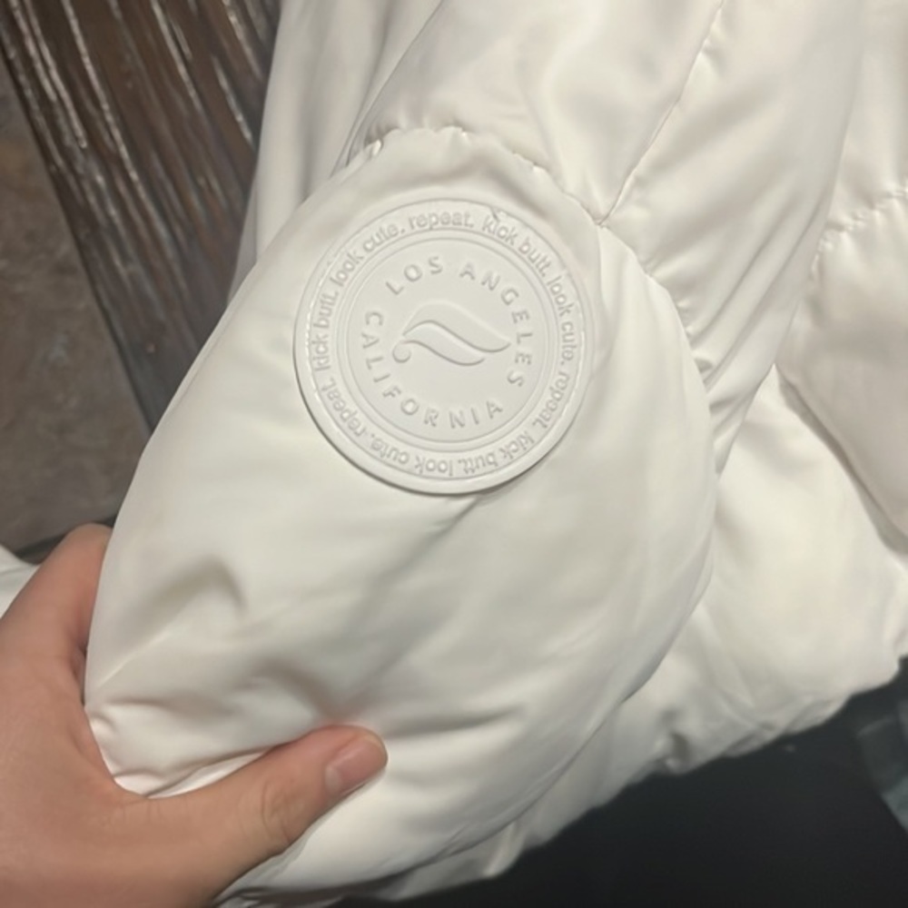 Fabletics Cropped Puffer Jacket Size L - image 7